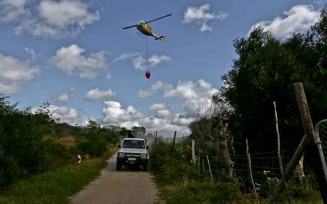 Gansbaai Courant Vlamme rondom Gansbaai Hennie Otto 4